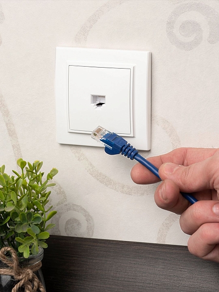 Минск Розетка RJ-45 1-местная СП белая EKF
