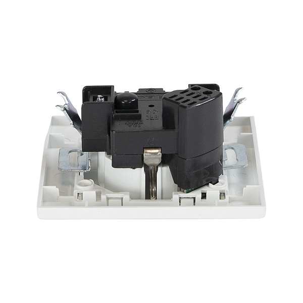 Розетка 1-местная СП с/з Минск 16А белая с защ. штор. с USB 1А EKF