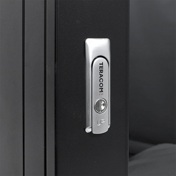 Шкаф настенный 19" TERACOM PRO 12U 600x450 мм дверь стеклянная с замком-ручкой чёрный
